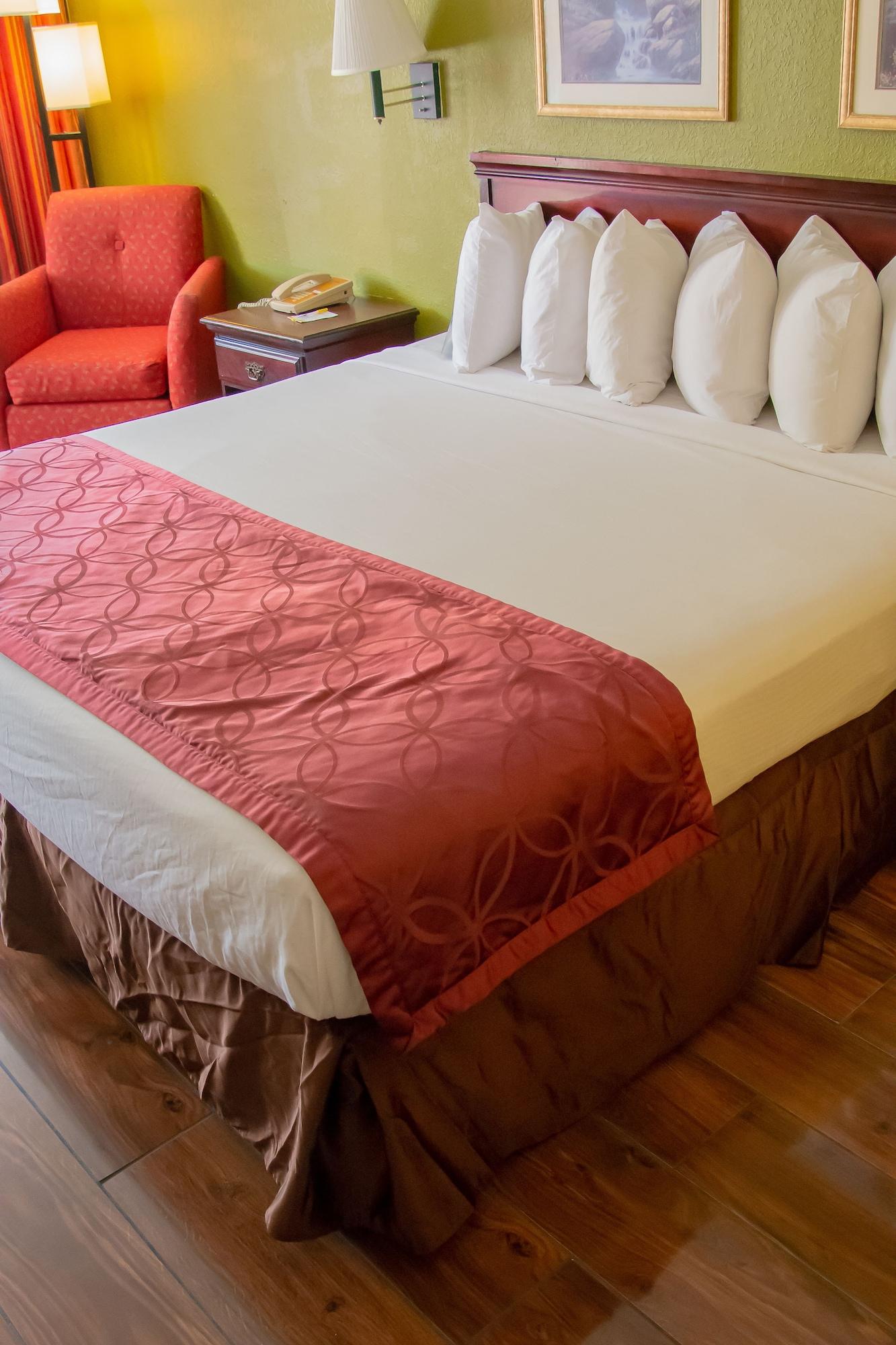 Days By Wyndham Saint Thomas West Hospital Hotel 2*