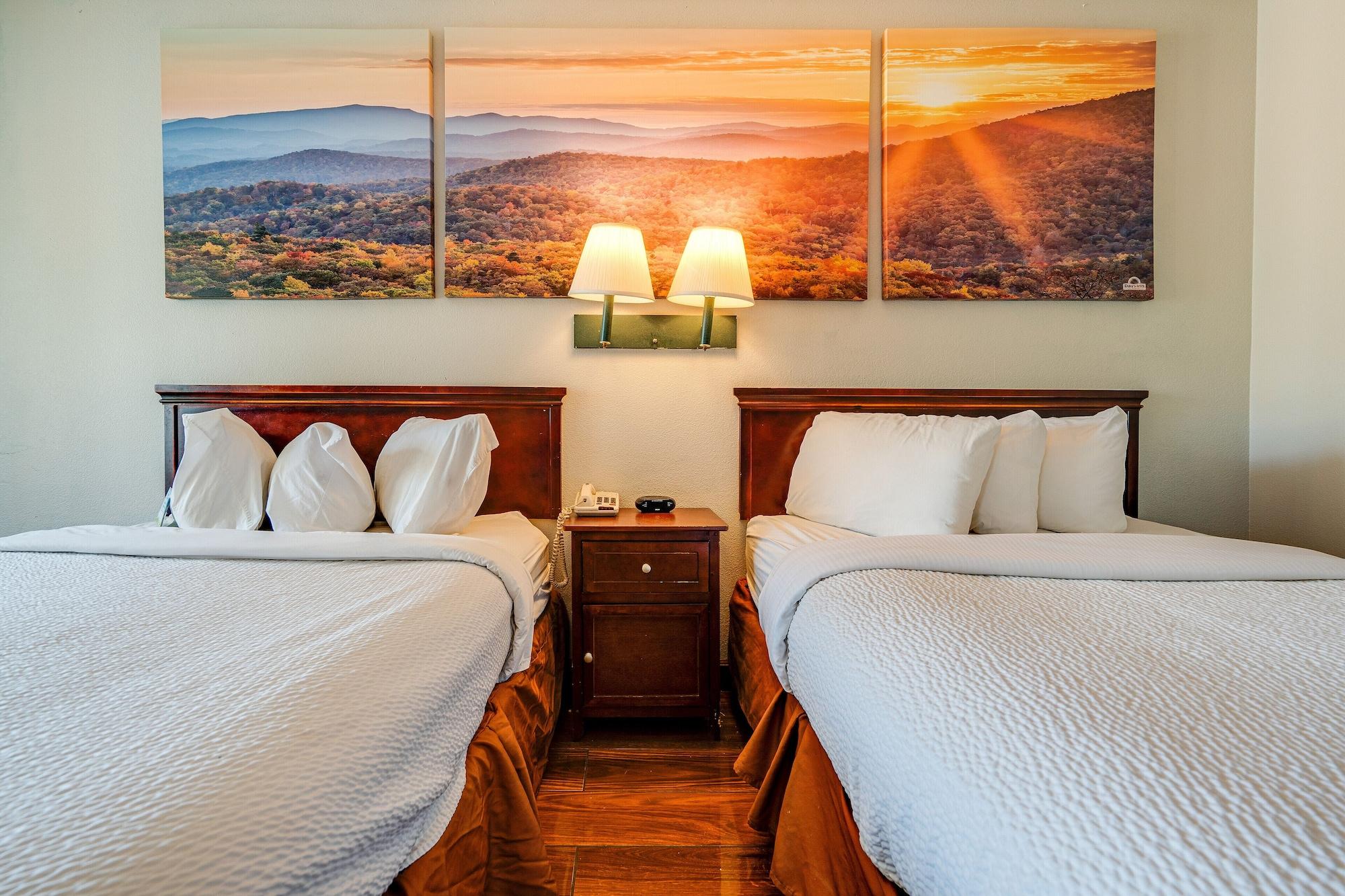 Days By Wyndham Saint Thomas West Hospital Hotel
