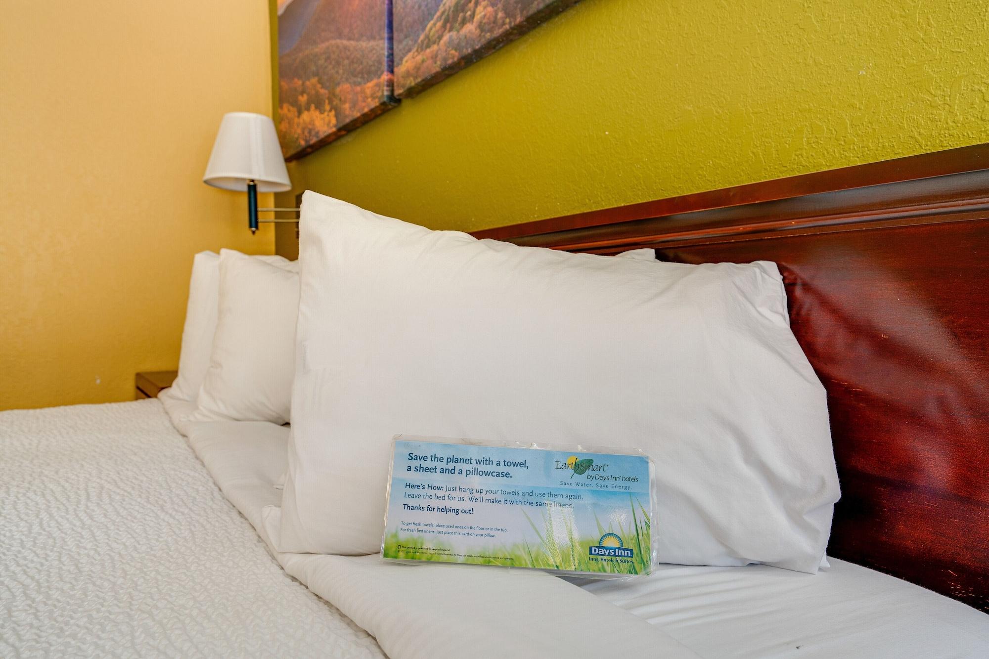 Days By Wyndham Saint Thomas West Hospital Hotel